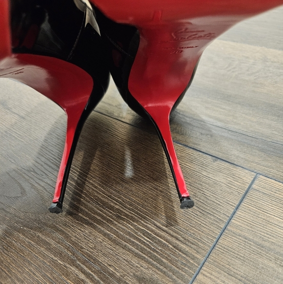 Christian Louboutin New Very Privé Pump - SIZE 38 - Picture 12 of 15